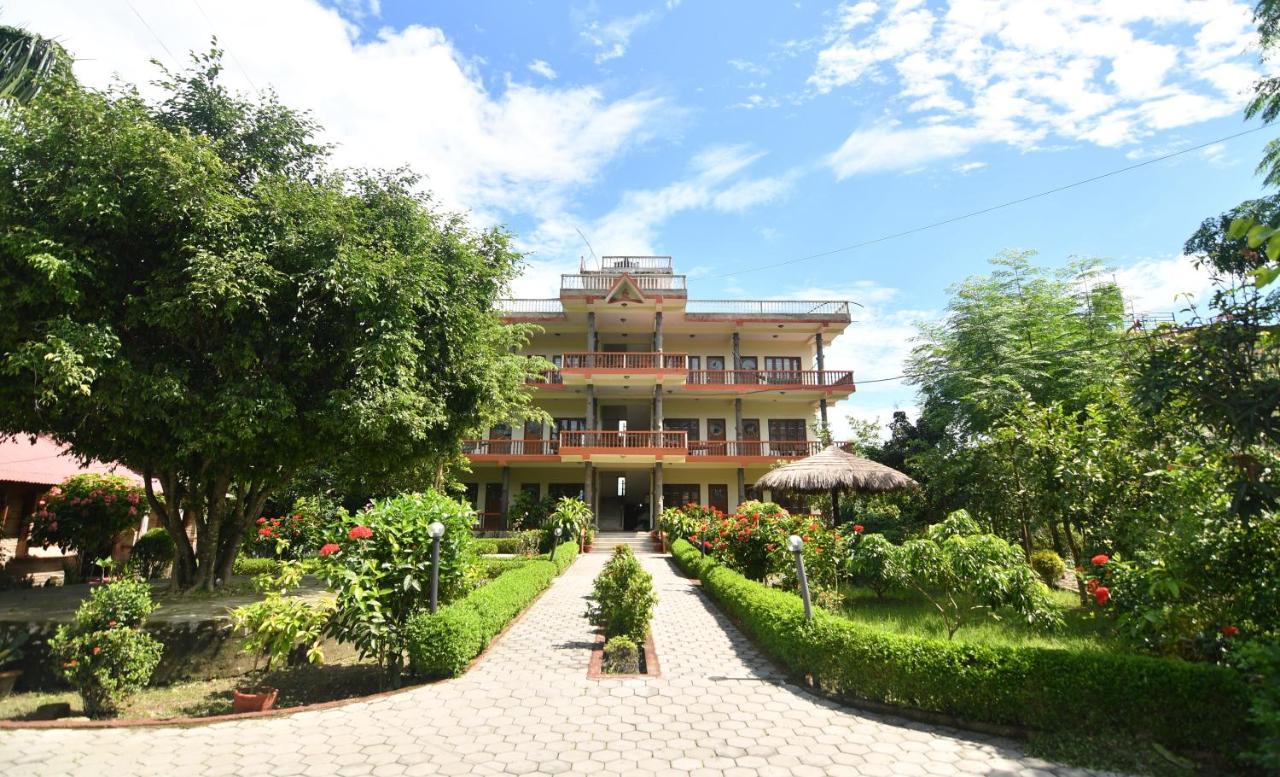Eden Jungle Resort 사우라하 외부 사진