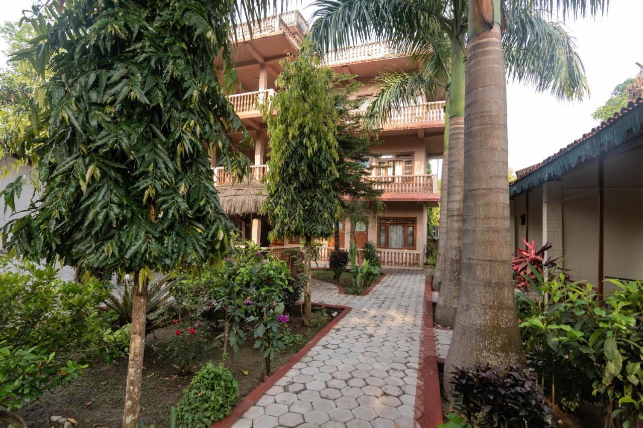 Eden Jungle Resort 사우라하 외부 사진